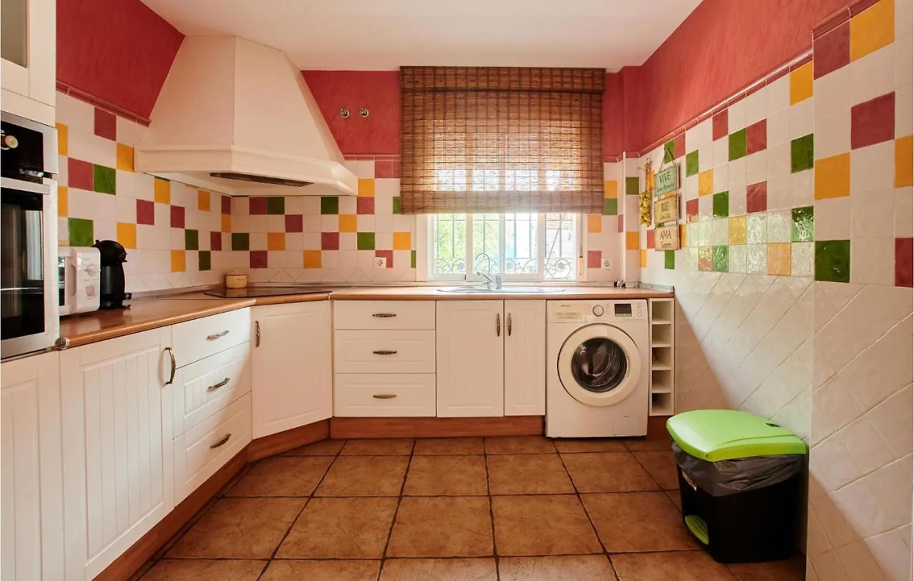Hébergement de vacances Nice Home In La Carlota With Kitchenette