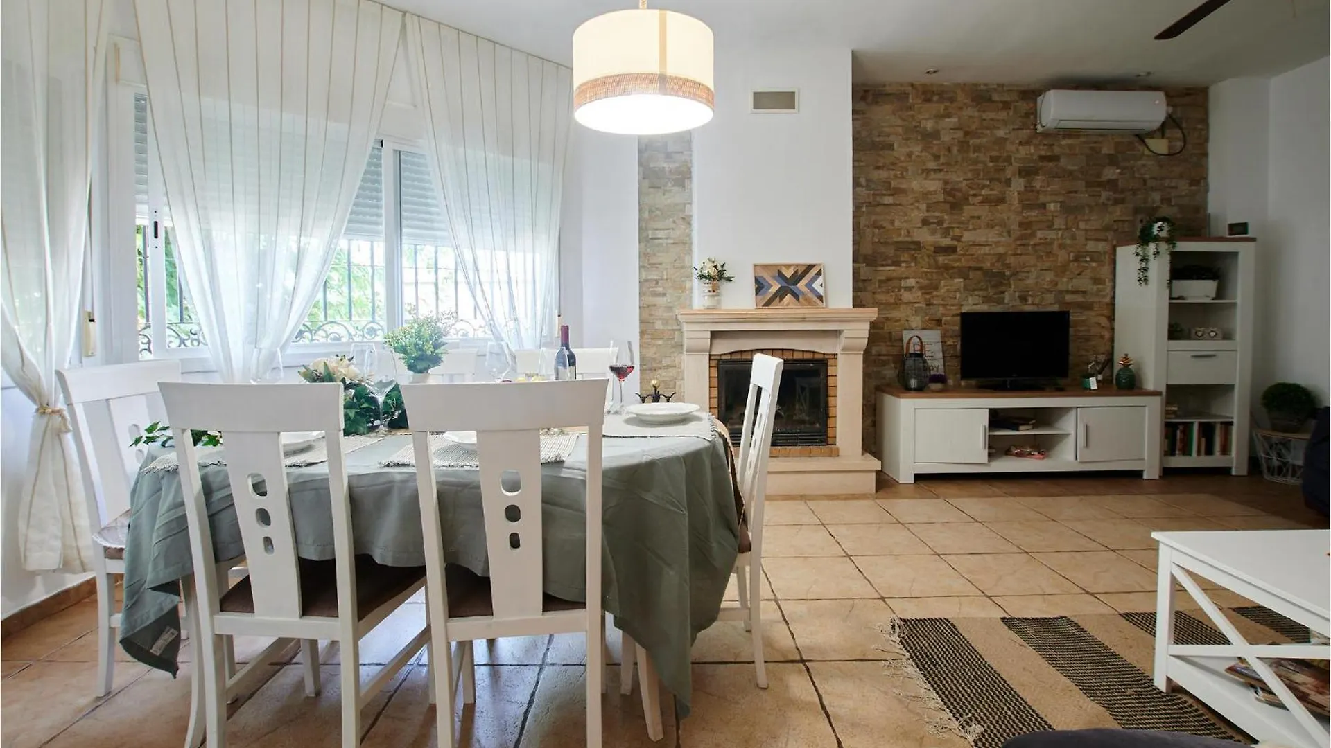 Hébergement de vacances Nice Home In La Carlota With Kitchenette Espagne